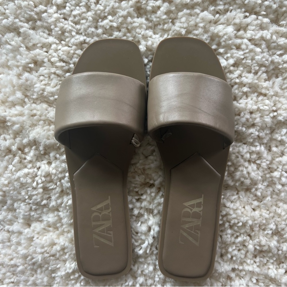Zara Flat Padded Leather Sandal